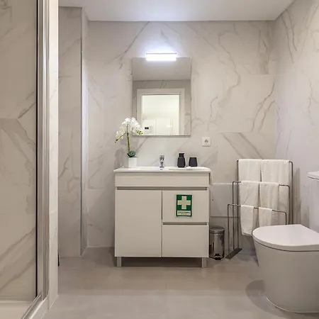 Gravito 53 By Sweet Apartman