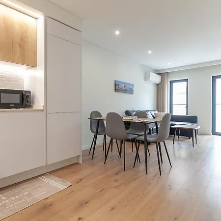 Gravito 53 By Sweet Apartman *